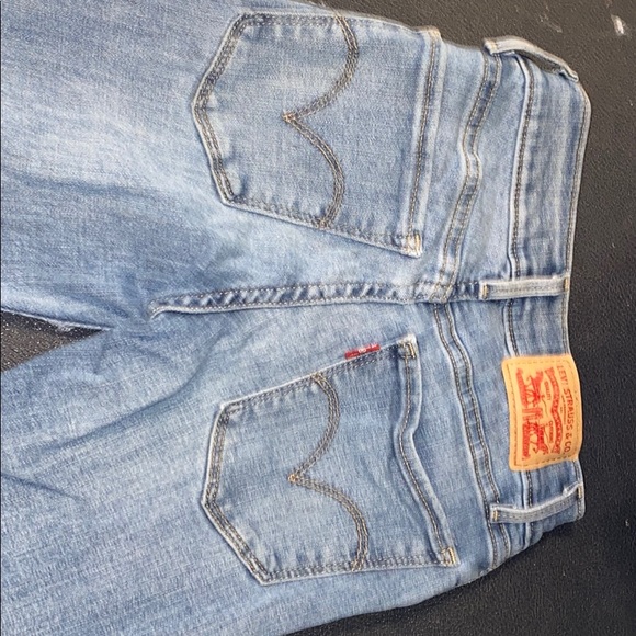 Levi 710’s Super Skinny Mid Rise Jeans w/ Knee Rip - Picture 3 of 3